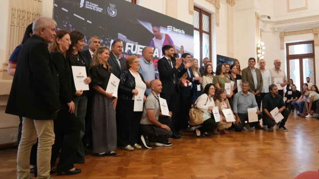 Se firmaron convenios con universidades e institutos terciarios para certificar la formación de los participantes. “En un contexto cada vez más individualista, Santa Fe puede mostrar, a través del deporte, una sociedad distinta”, remarcó Pullaro